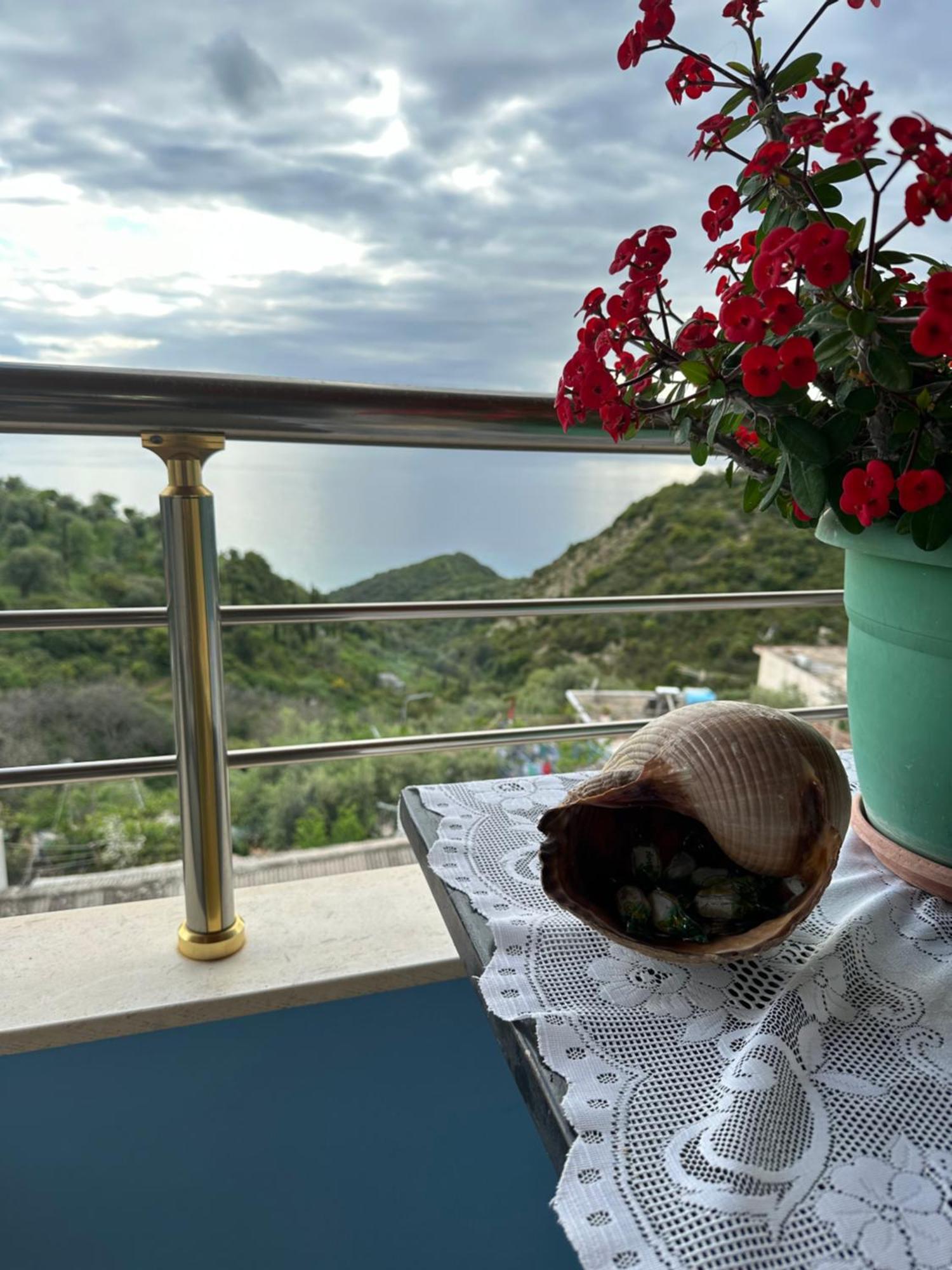 Selami Sea View Apartments Lukovë المظهر الخارجي الصورة